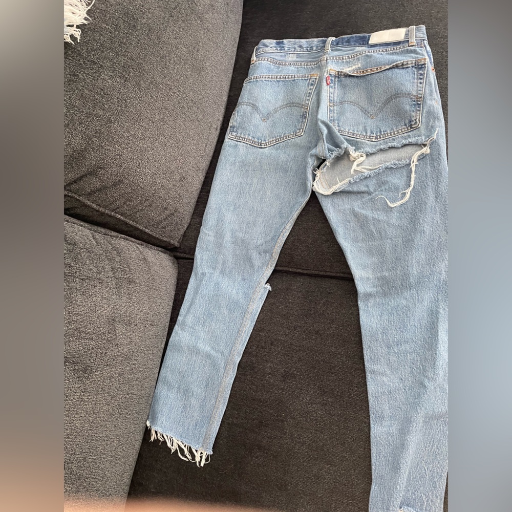 GUC Butt Rip Redone Levi’s jeans 27